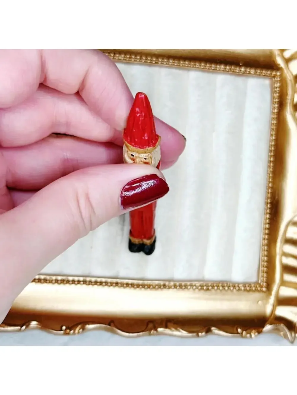 552u. Santa Wooden Christmas Brooch
